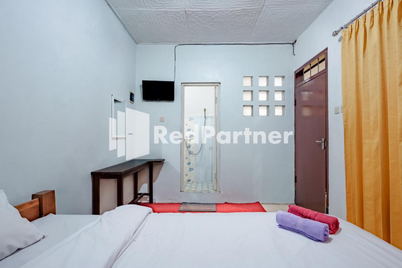 Nafisa Homestay Syariah Near Jatim Park 3 Batu Mitra Reddoorz Malang Eksteriør billede