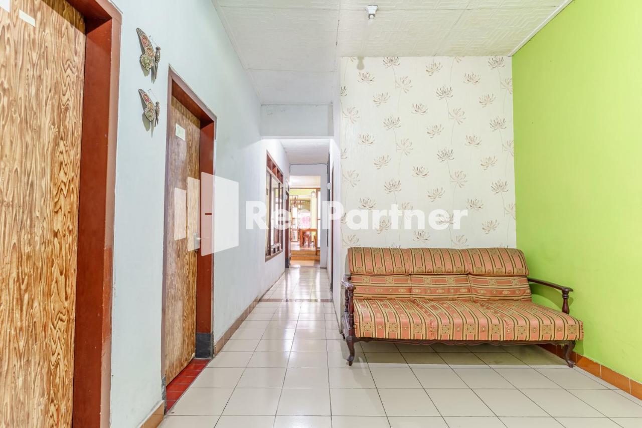 Nafisa Homestay Syariah Near Jatim Park 3 Batu Mitra Reddoorz Malang Eksteriør billede