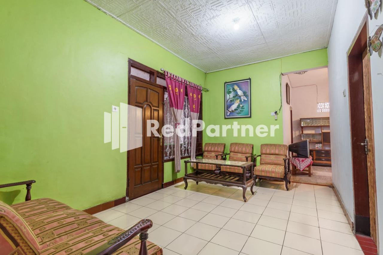 Nafisa Homestay Syariah Near Jatim Park 3 Batu Mitra Reddoorz Malang Eksteriør billede
